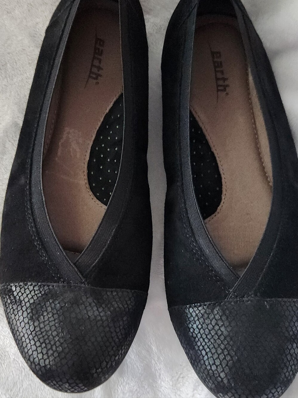 Earth Black Women's Slip-On Ballet Flats with Textured Cap Toe